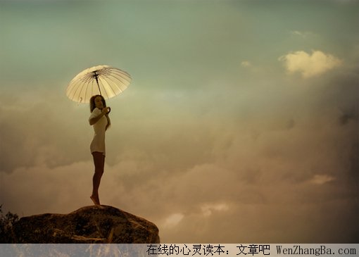 白色牛奶盒