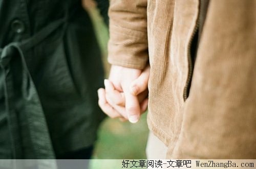 我想牵着你的手，走完我们的一生。