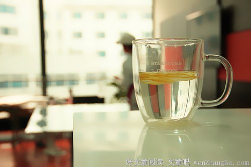 因为一杯水而倒闭的餐厅，看完你明白了什么