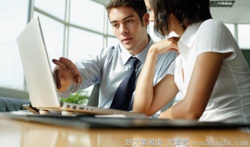 蓝颜和男友仅差一张床的距离