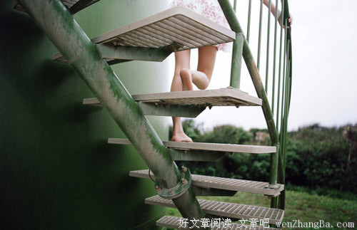 像孩子一样，真诚。像夕阳一样，温暖