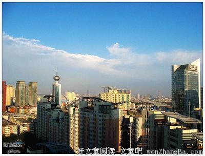 独自走过雨后的夜晚