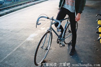 最经典的《当我们的青春渐渐苍老》小说句子大全
