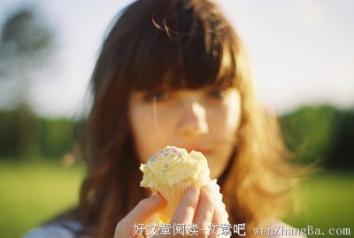 嬉皮笑脸的句子_关于嬉皮笑脸的句子