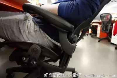 女子未婚却有孕，医生检查吓得坐在椅子上，B超显示竟然是……