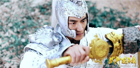 中国式悲哀：英雄枯骨无人问，戏子家事天下知