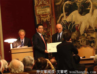 主刀的外科医生看过我的luo体后，私下联系我说，我的xiong让他很