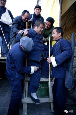 她曾是最火女主持，突然消失10年，欠债卖房，只为了这11个男人