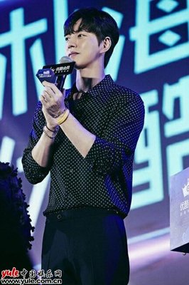 不知道如何跟女友开启话题