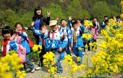 某校发“恋爱须知”大学生恋爱应避免同居 | 大学生：我们是要结婚
