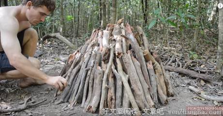 仅穿一条裤衩，盖了栋土房子，他一不小心成了全球网红。