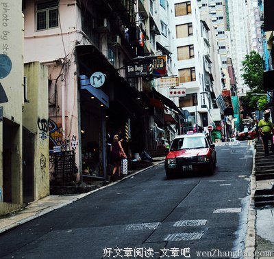 旅行时，男友的女发小不仅和我们住一间房，晚上还.....