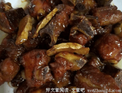 男友妈妈亲自下厨请吃饭，谁料她却在我碗中，偷偷加了一味&q