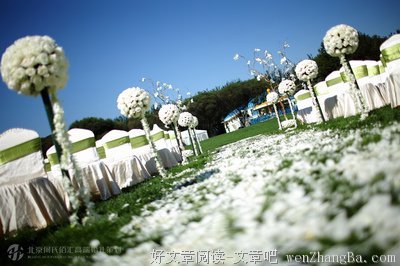 女子从朋友圈刷到男友婚礼：“他结婚了，新娘不是我！”