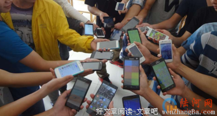 当沉迷手机的我们碰上更沉迷的妈妈