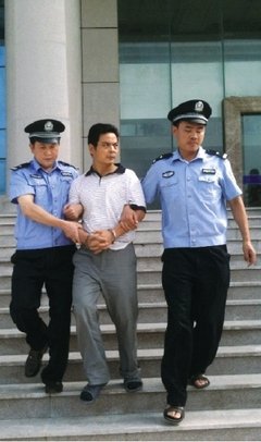 史上最“毒”证婚词：愿你们这是最后一次结婚！