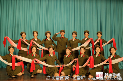 一波三折的《芳华》北展首映，主持人是个坑，冯小刚一声大吼，全