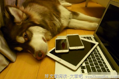 我发飙了，他给陌生女孩拧瓶盖