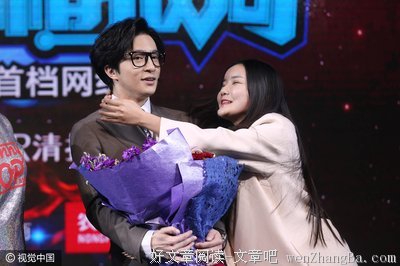 薛之谦被强吻、女明星晕倒，花椒直播节的红毯有毒…