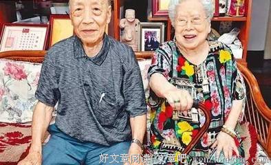 103岁老人的“床上功夫”，实在太厉害了！