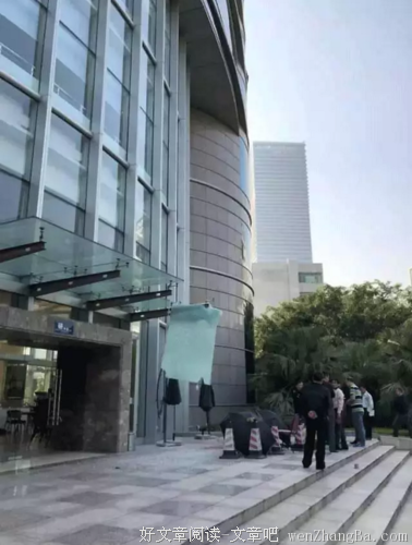 男到中年，不如狗