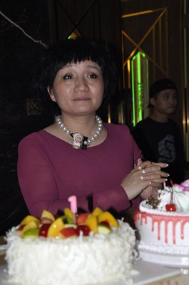 姐.姐过生日那天，偷偷躲进了柜子里…