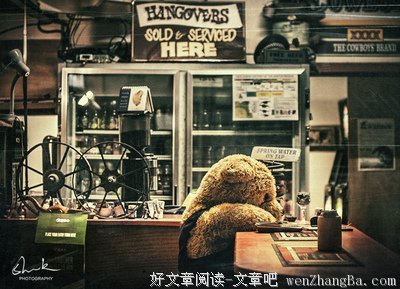 漫步在午夜屋檐上的
