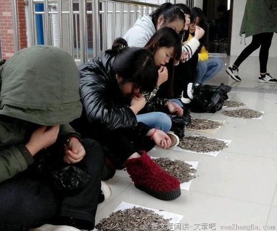 被学生占了便.宜，女老师竟这样惩罚…