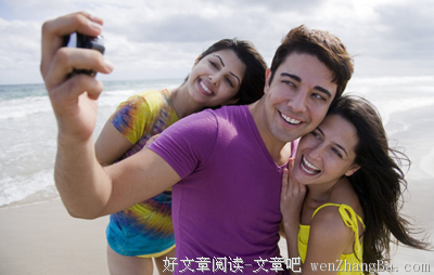 有两对父母的女孩儿