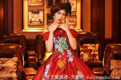 关于艳妆的语句
