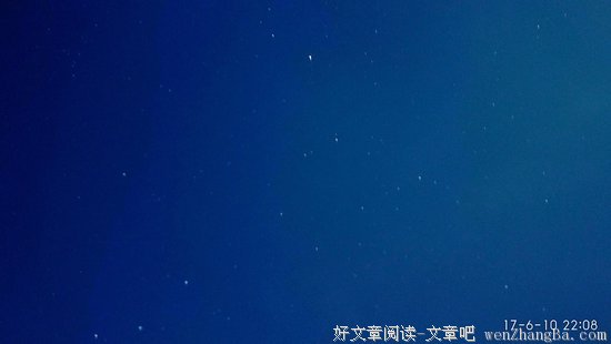“你看那女的，自拍是P的”