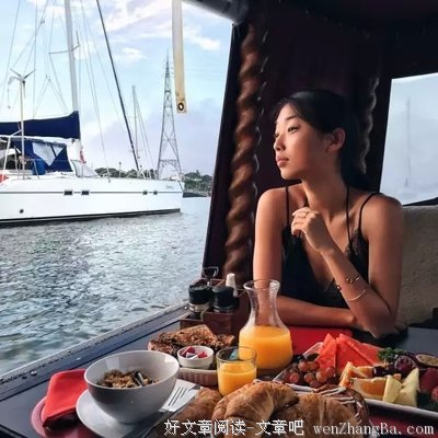 10、 “我比你年轻，也比你漂亮”