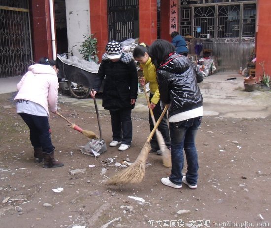 在半裸的背后，是艰难的公益