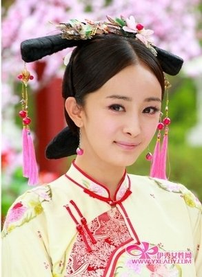她8岁吊打杨幂，拒演还珠格格！撒贝宁苦恋20年，如今却没戏演！