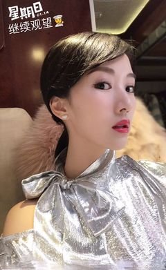 郭晶晶开启炫富模式，打脸李湘李念，网友：豪门和土豪的差距！