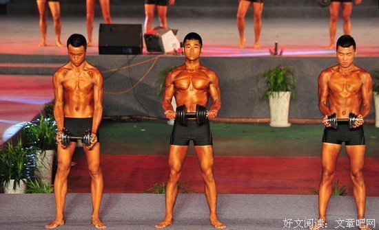 男、空少、180+、8分，为满足女友的需求，我偷偷拍了...
