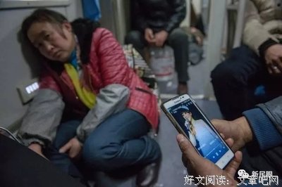 跋涉近万里路 中国摄影师拍的这组春运回家故事获国际大奖