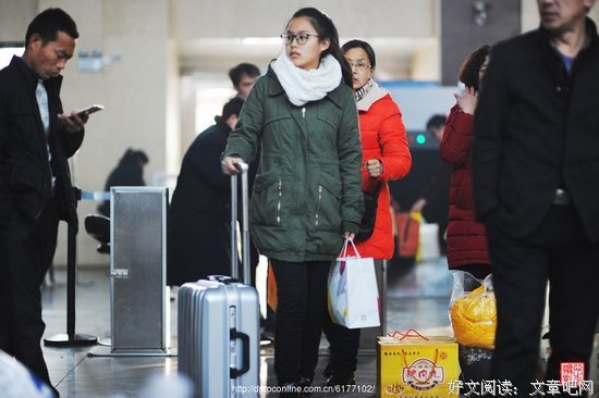 什么都不能阻挡我们回家过年 | 人间