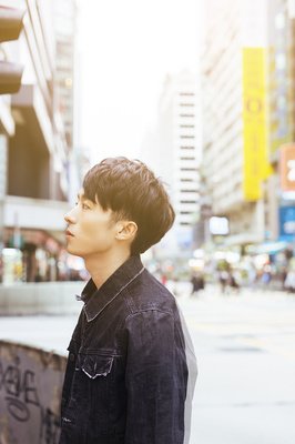 最新的《穿越人海拥抱你》名句欣赏