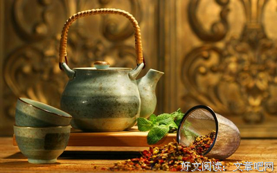 报喜不报忧，是一场自怜的秀