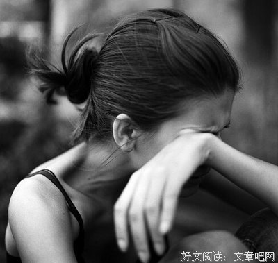 “为了钱男友让富婆包养” | 那些被25岁打败的时刻