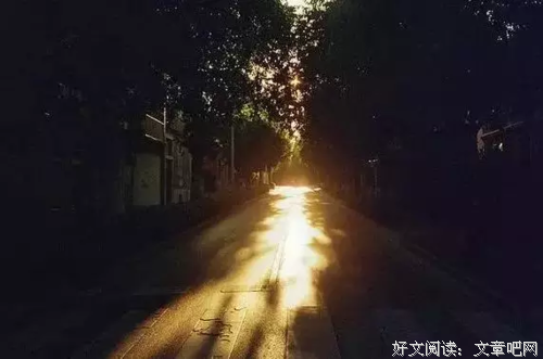 一位老同学在聚会上的演讲，全场700人笑翻了