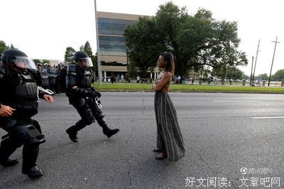 关于手无寸铁的语句