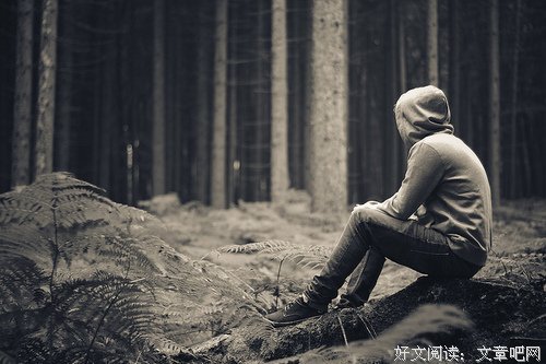 人在夜深人静的时候，总是显得无比脆弱
