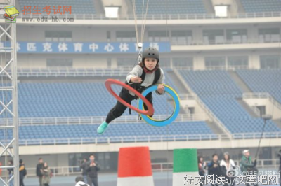 Hold住姐谢依霖结婚：乐观的人，更容易得到幸福！