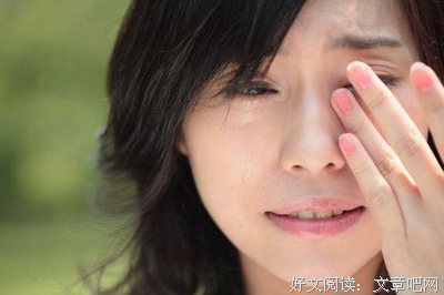 看了23岁妈妈生产完的肚皮，瞬间泪奔：何时男人才能有生孩子功能
