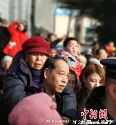 “你陪我长大，我陪你变老”看哭网友！这世间情深莫过于此