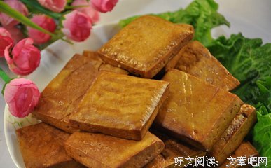 “别人一夸我，我就浑身难受。”