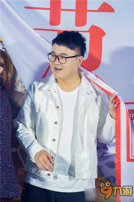 苏小旗：我要跟男神范伟拍电影了
