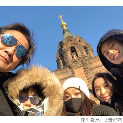 24岁获影帝，当年把妻子当女儿看待，两人结婚十多年，仍恩爱如初